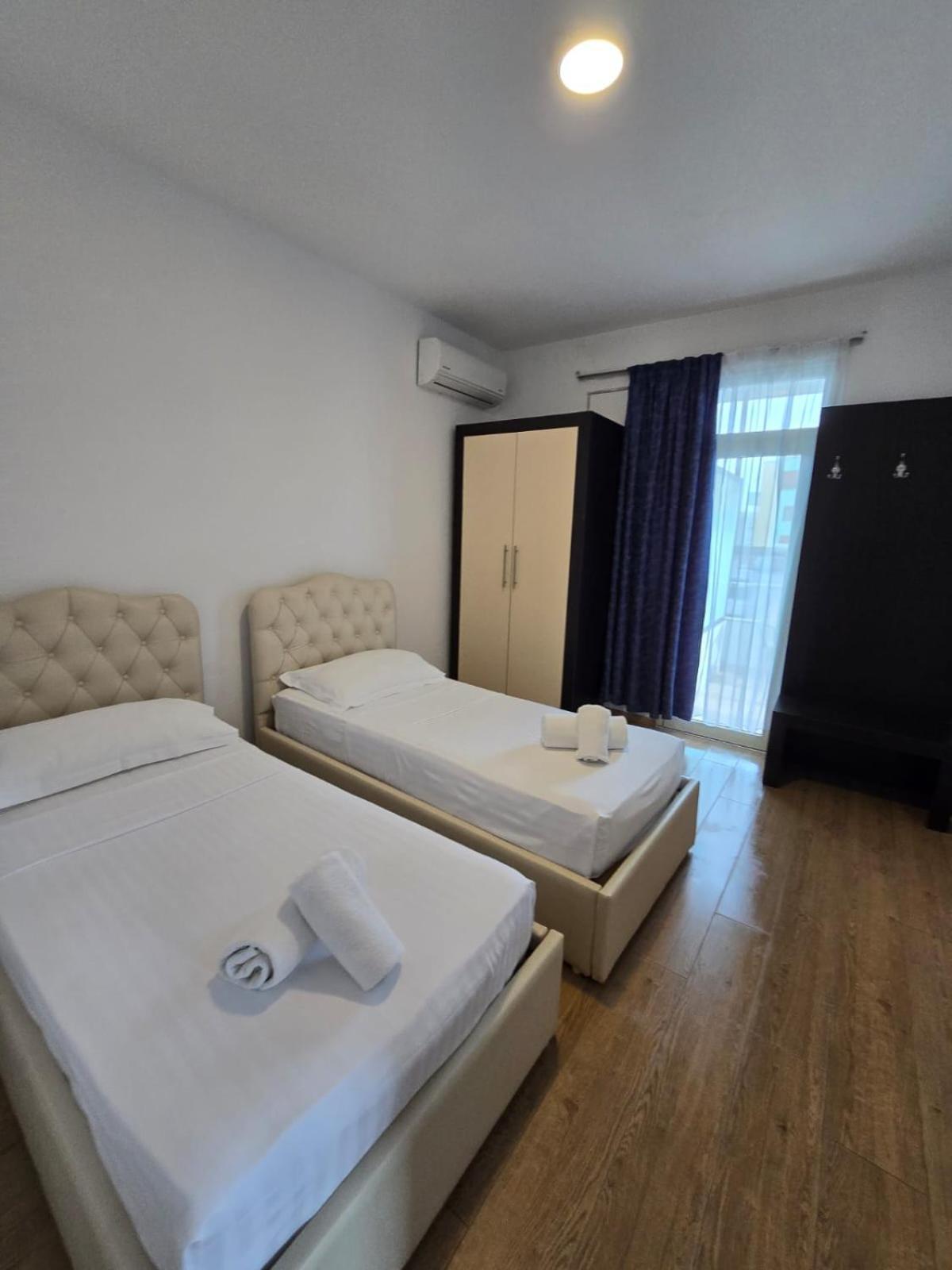 Blue Amr Hotel Shkallnur Exterior photo